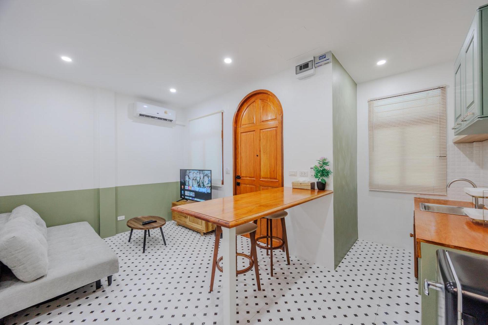 蔻立 Bania 813 House酒店 外观 照片